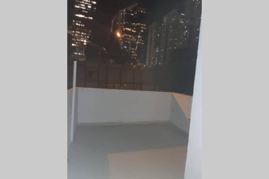 Appartement Magnifique Studio avec grande terasse à Tel-Aviv Extérieur photo